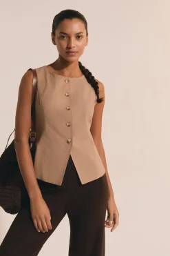 Top sans manches avec boutons