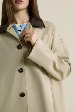 Trench long avec coton à col contrasté