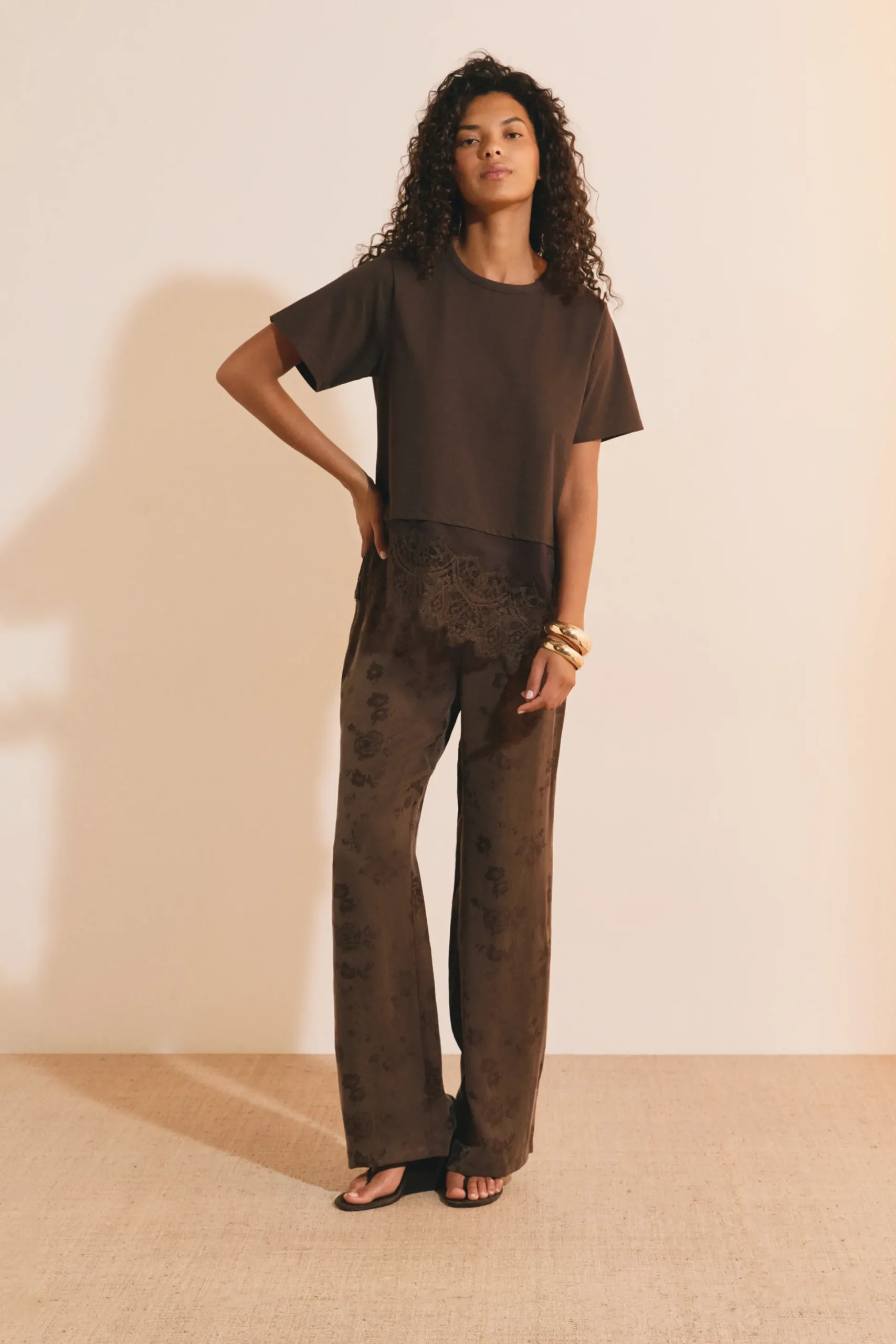 T-shirt asymétrique avec dentelle en coton