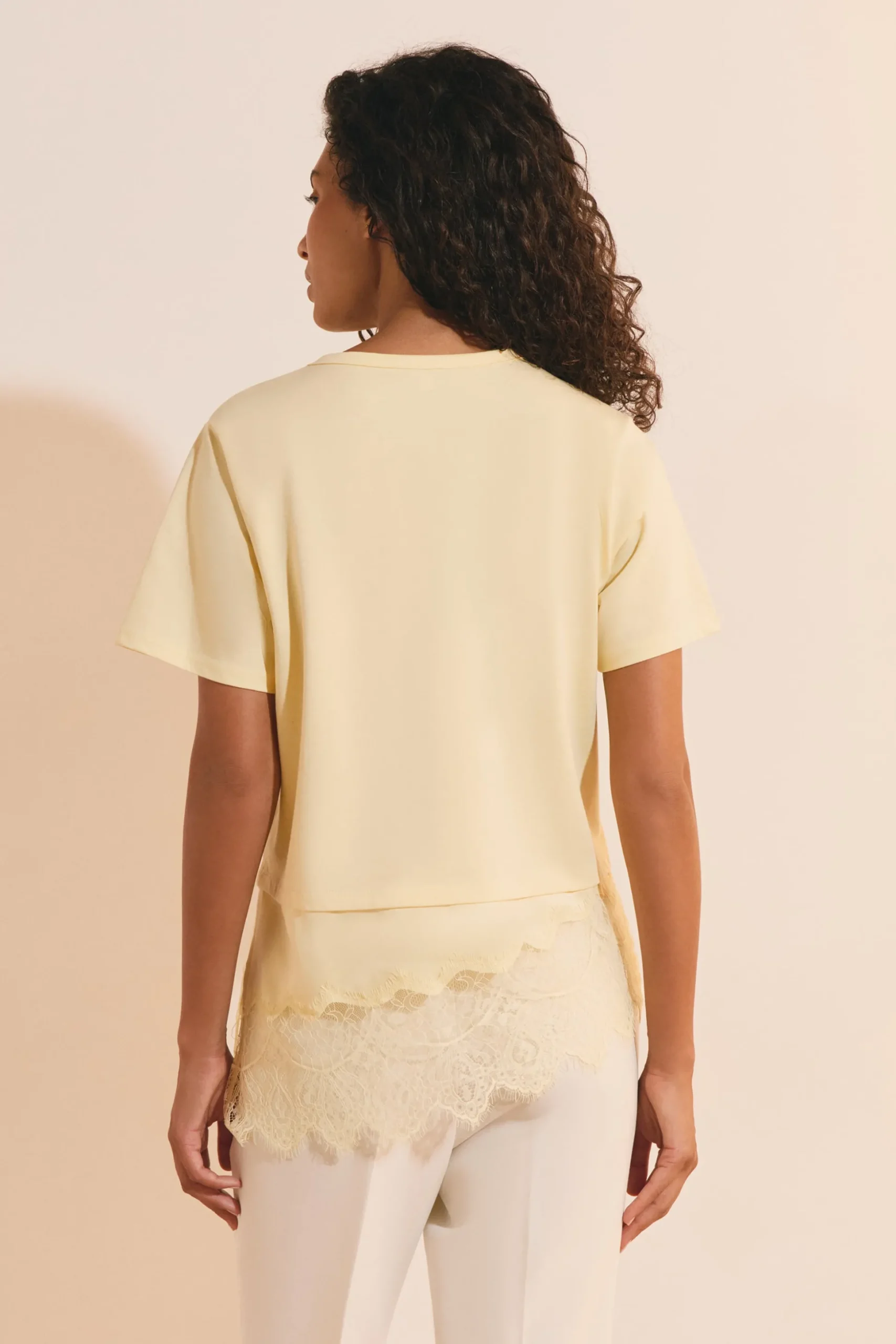 T-shirt asymétrique avec dentelle en coton