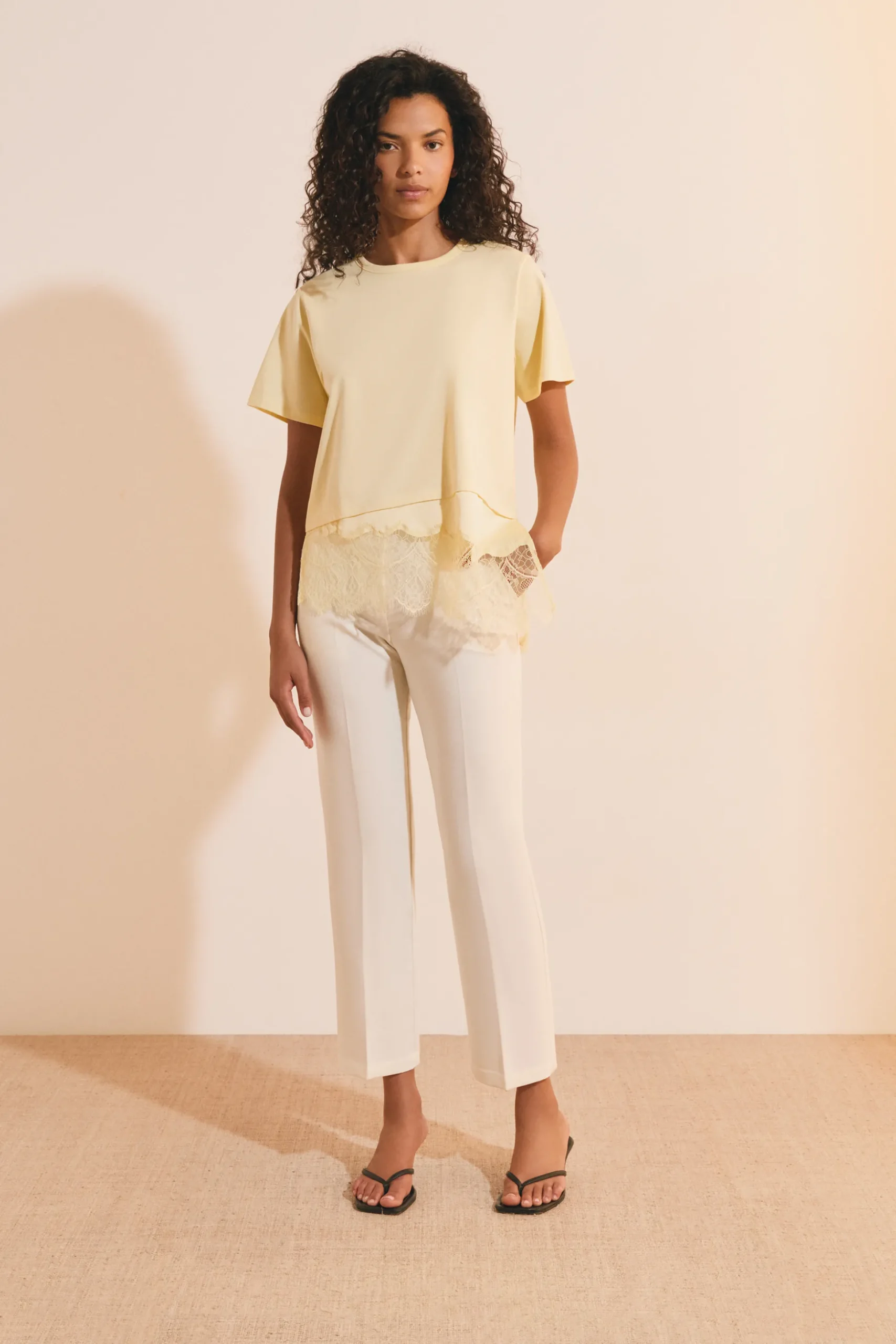 T-shirt asymétrique avec dentelle en coton