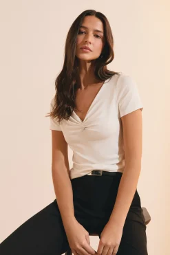 T-shirt col V