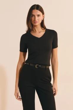 T-shirt à col V avec coton modal