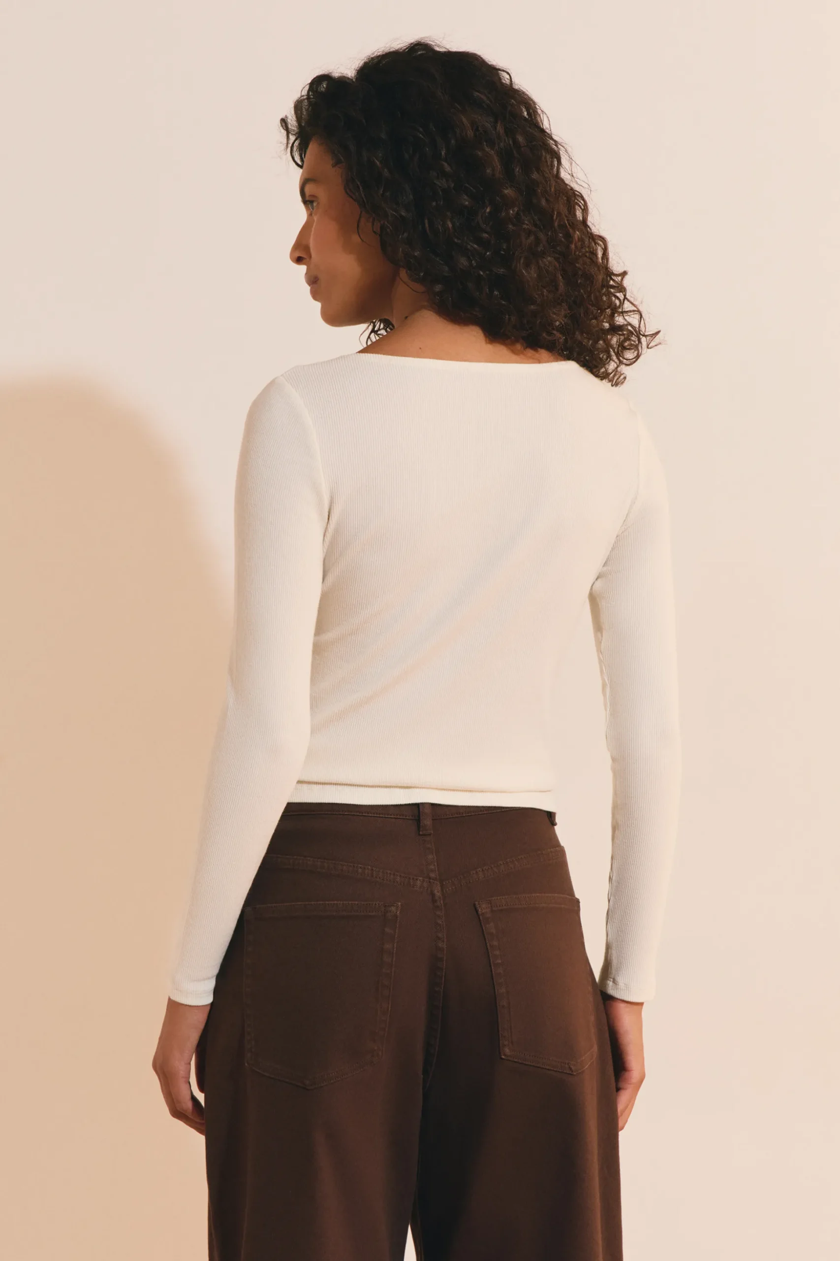 T-shirt col V avec dentelle en coton