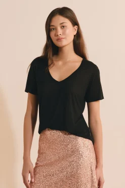 T-shirt col V manches courtes