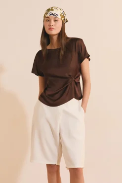 T-shirt drapé avec nœud satiné