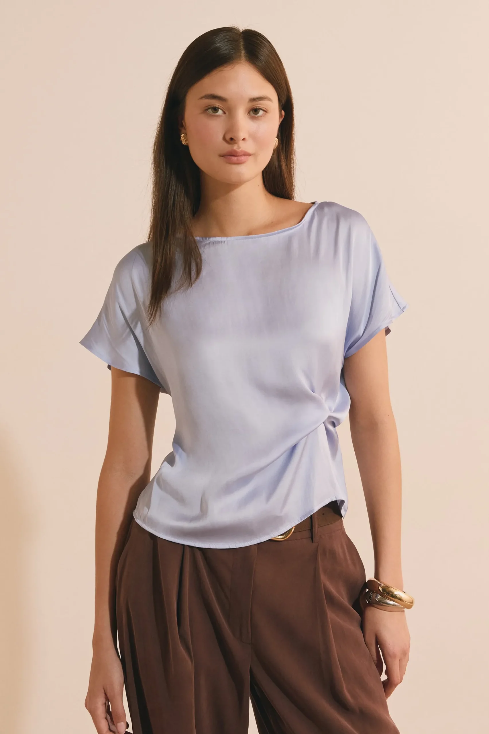 T-shirt drapé avec nœud satiné