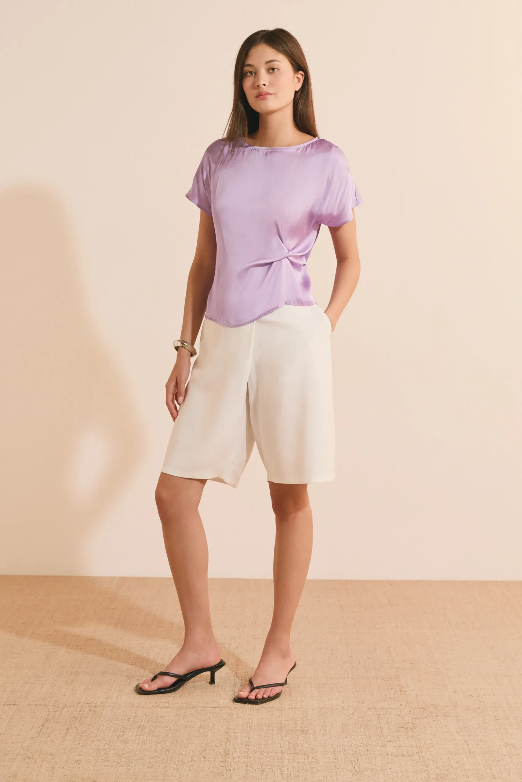 T-shirt drapé avec nœud satiné