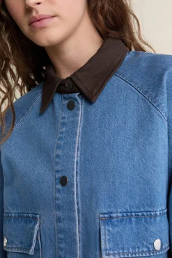 Veste en jean à col contrastant